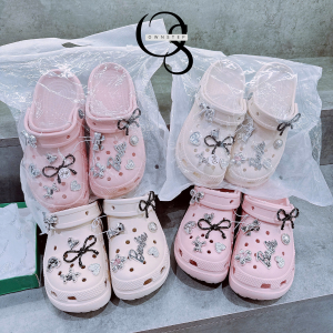 Alternative view of Dép Nhựa Nữ Charm Nơ & Chữ Kim Loại, Dép Nhựa Mềm Nhẹ Chống Trơn Trượt, Phong Cách Cute Hàn Quốc