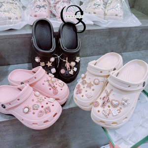 Alternative view of Dép Nhựa Nữ Gắn Charm Đá Hoa Ngọc Lấp Lánh, Dép Nhựa Mềm Quai Hậu Phong Cách Cute Hàn Quốc