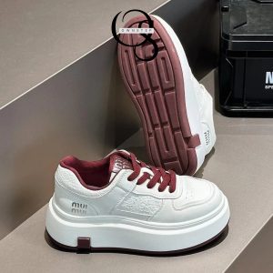 Alternative view of Giày Thể Thao Nữ  Đế Độn Tăng Chiều Cao, Da Mềm Êm Chân, Trắng – Trắng Đỏ